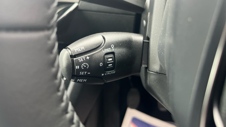 Peugeot 208 1.2 PureTech 100 Allure 5dr Petrol Hatchback